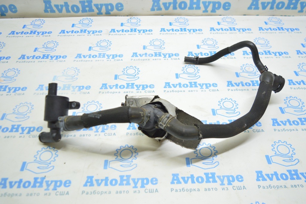 Насос системы охлаждения Audi A3 8V 15-20 (01)