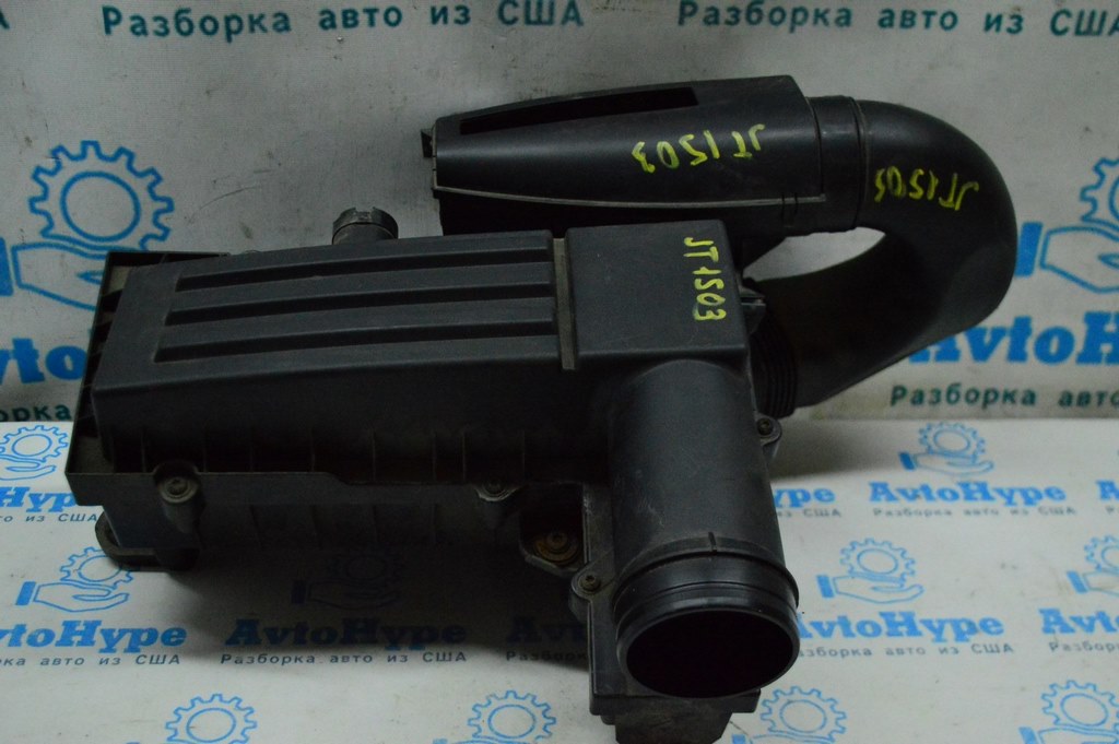 Воздухоприемник VW Jetta 11-18 USA 2.0, 1.8T